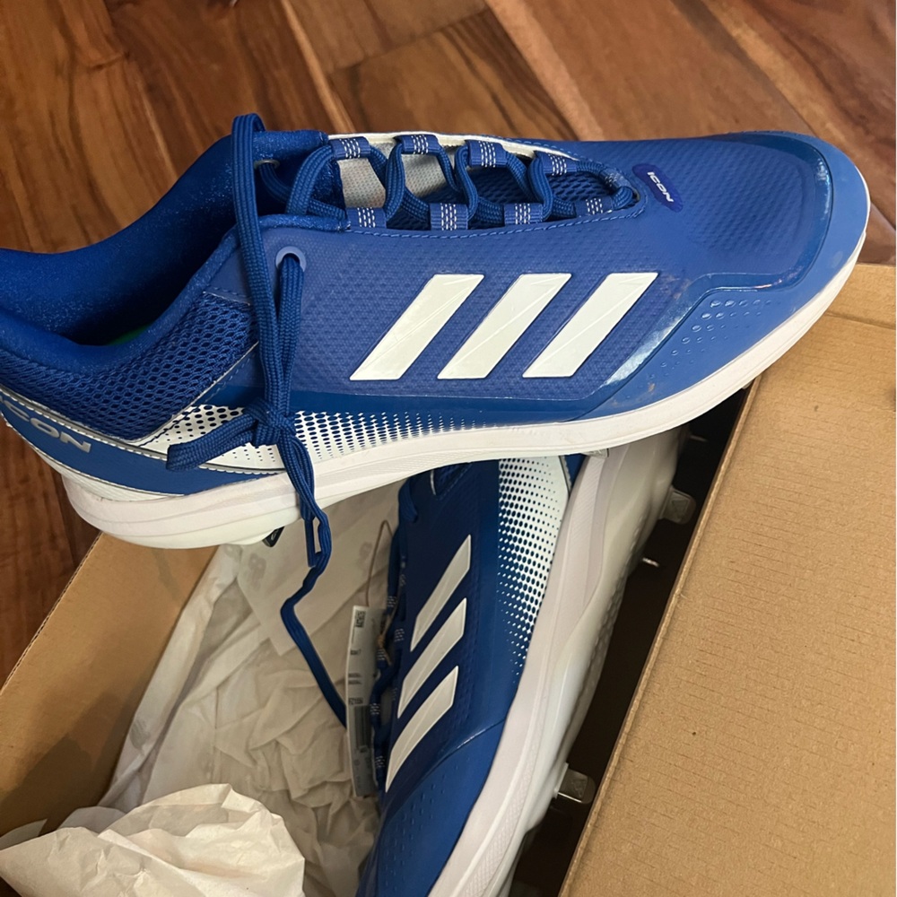 Mens ADIDAS metal baseball cleats. NWT Royal and White. Size 13